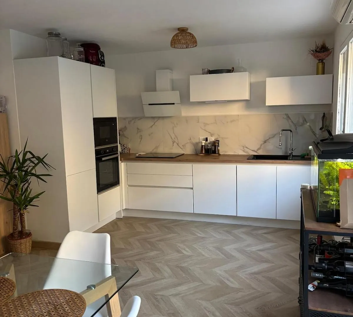 Spacious Apartment In Bandol Ideal For Family Or Friends
