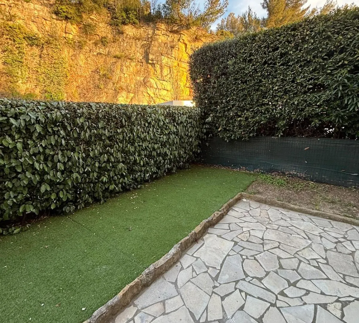 Spacious Apartment In Bandol Ideal For Family Or Friends 0*,  Γαλλία